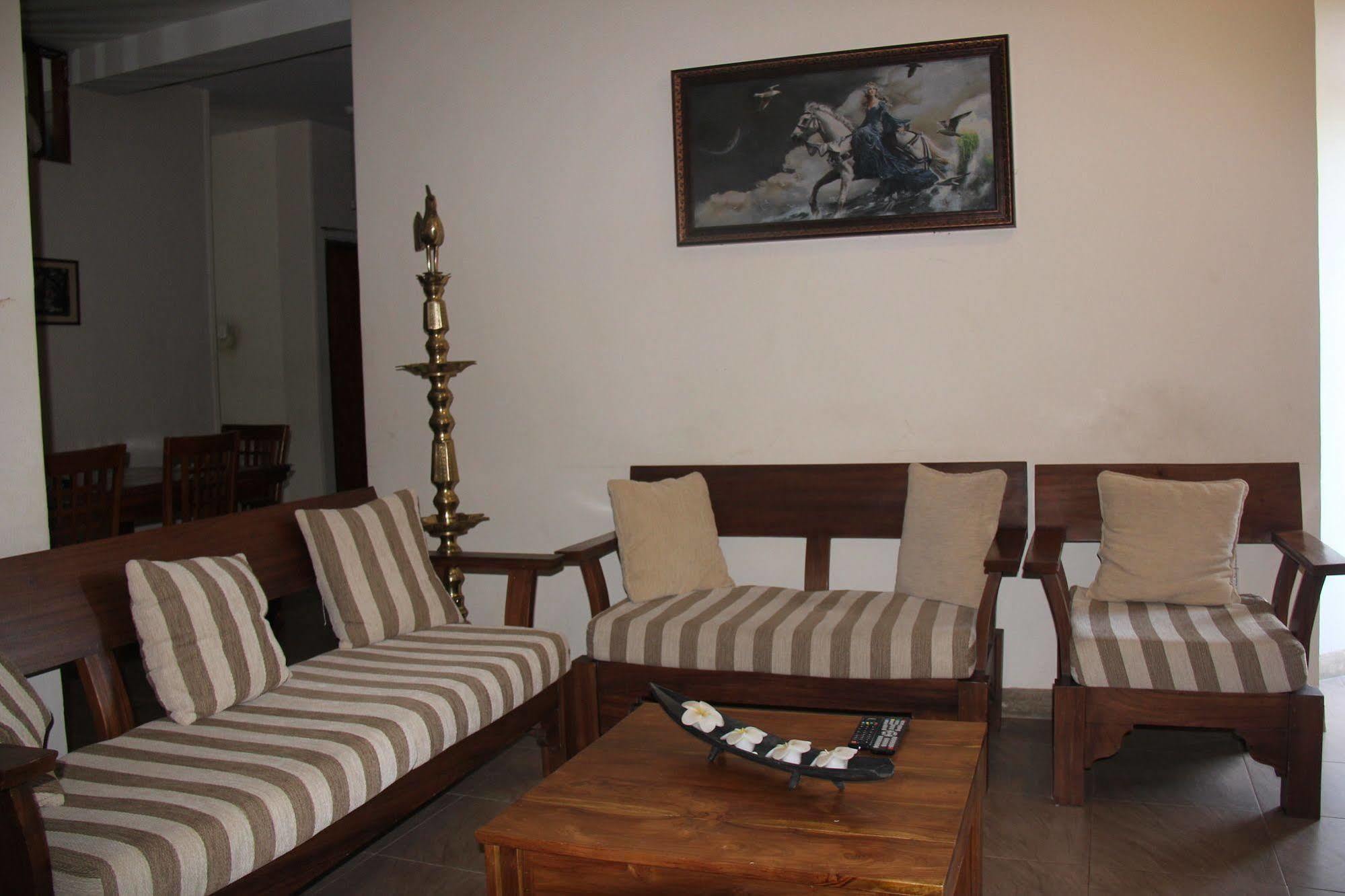 Camarin Residence Канди Екстериор снимка