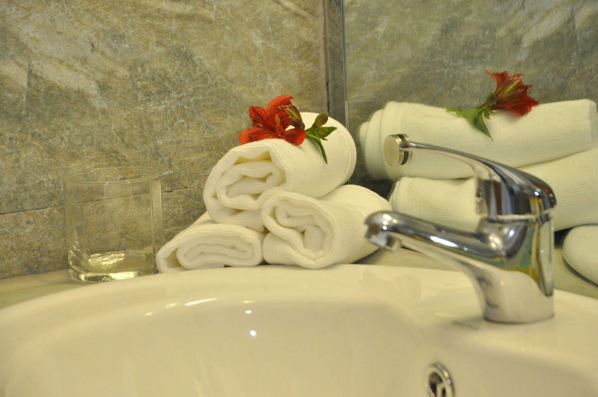 Camarin Residence Канди Екстериор снимка