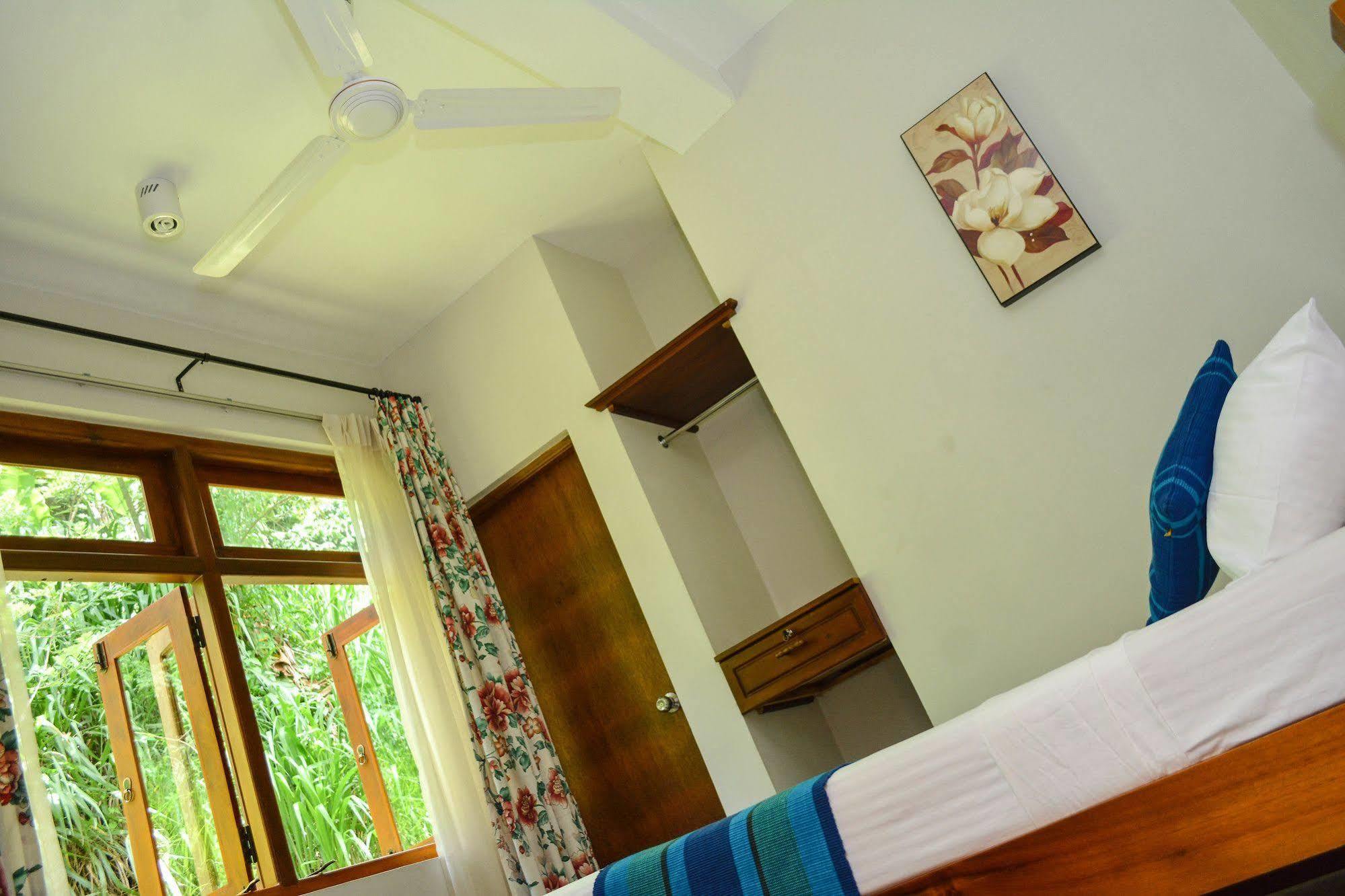 Camarin Residence Канди Екстериор снимка