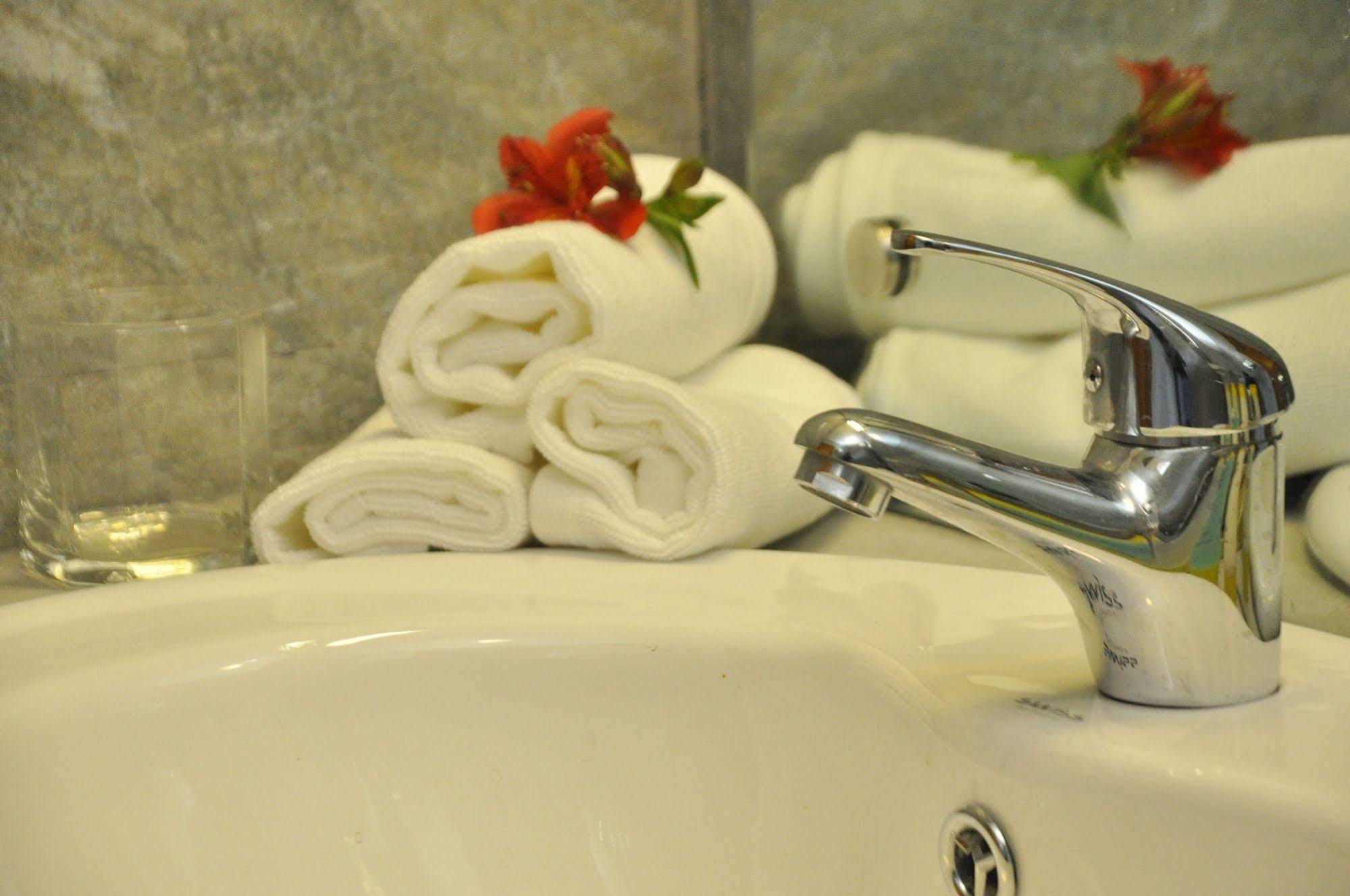 Camarin Residence Канди Екстериор снимка